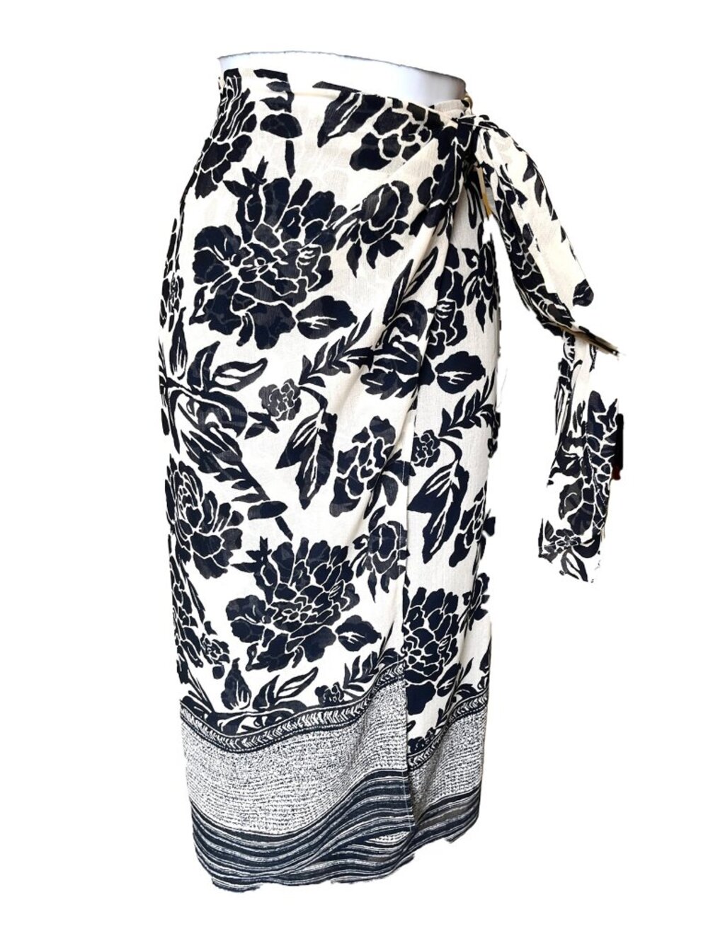 TALBOTS Petites Silk Blend Navy Floral Wrap Skirt Size 2 - Coastal Quiet Luxury